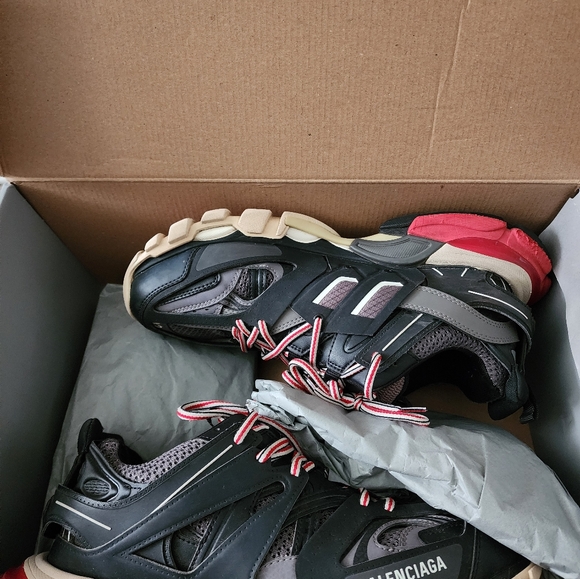 Balenciaga Track Sneaker - Picture 5 of 6